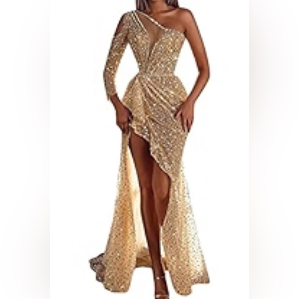 Elegant Gold Sequin Evening Gown
